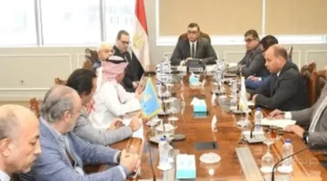 تنسيق مشترك.. وزير الإسكان يبحث مع منظمة السياحة العربية تعزيز الاستثمار بالمدن الجديدة 1